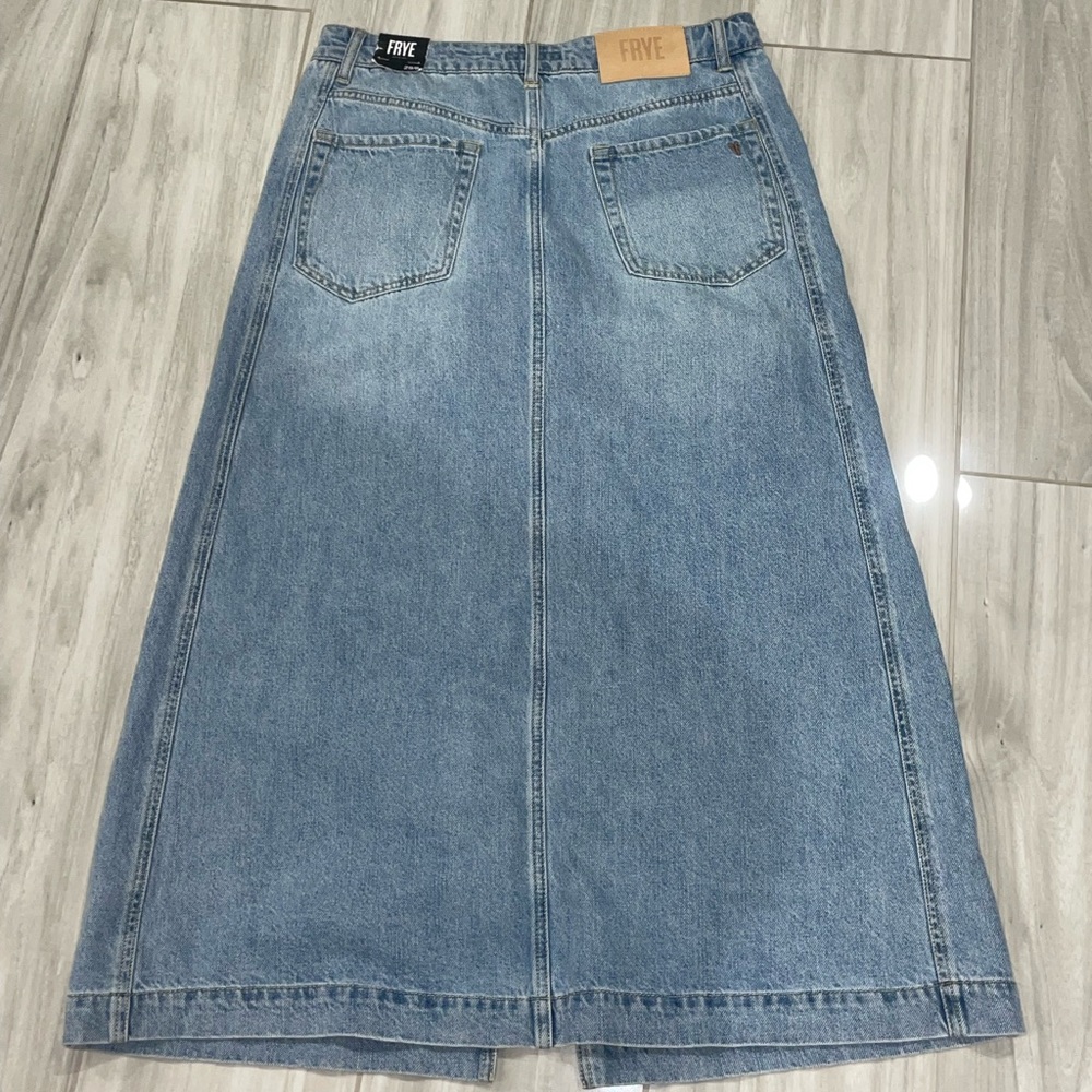 Sold✨Frye women’s Jean skirt - Picture 5 of 6